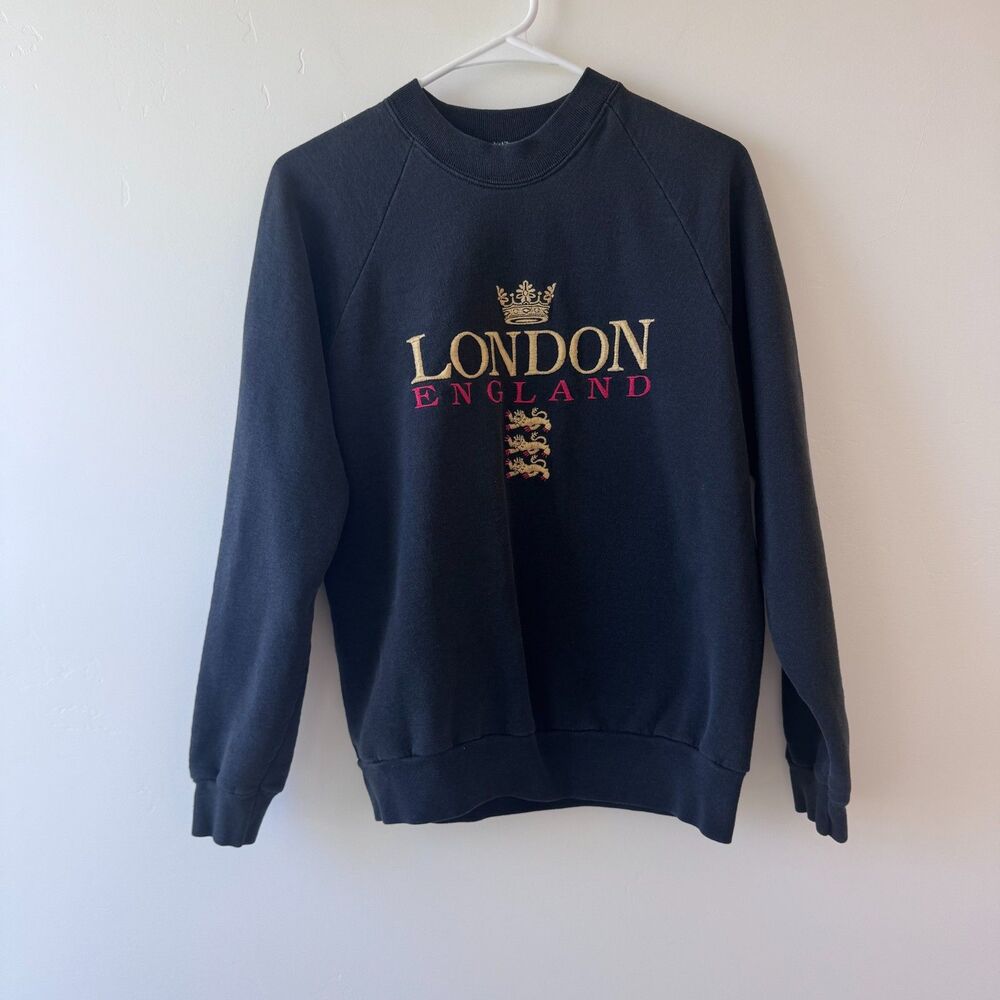 London England Embroidered Crest Crewneck Sweatshirt Size M